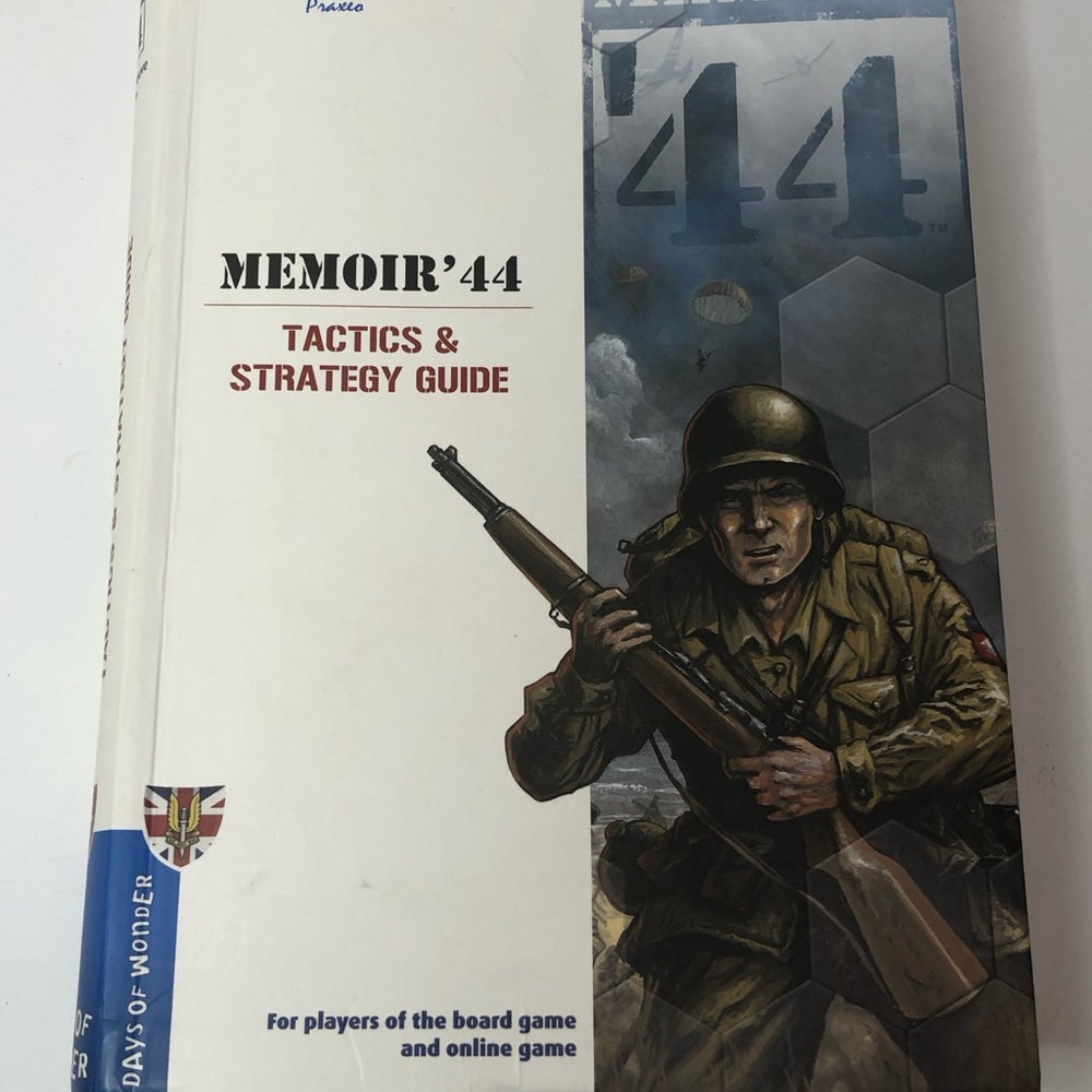 Memoir’ 44 Tactics & Strategy Guide  Days of Wonder Book Alexis Beuve English